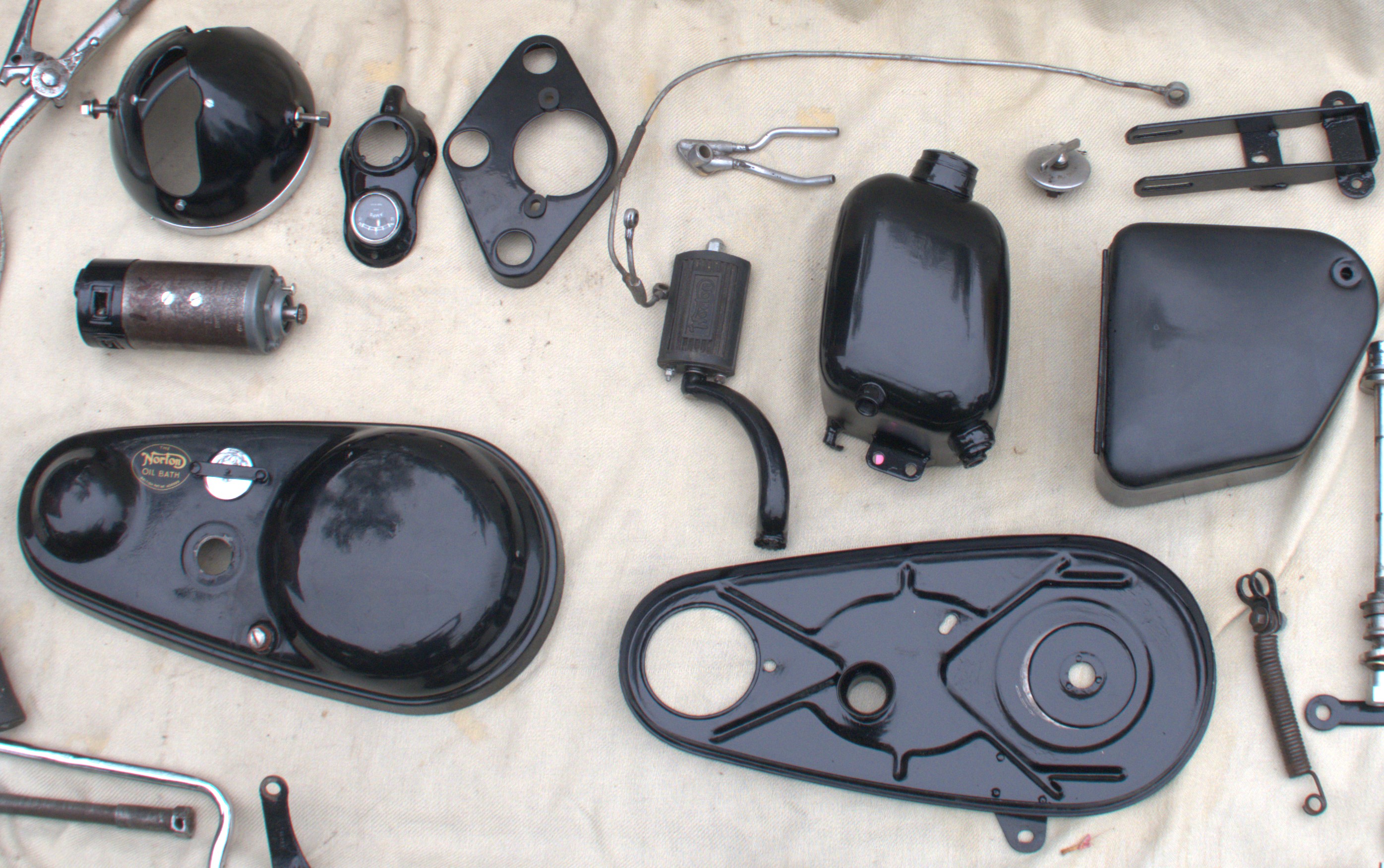 Inner primary chain case advice for 54 Model 7 with swing arm Norton